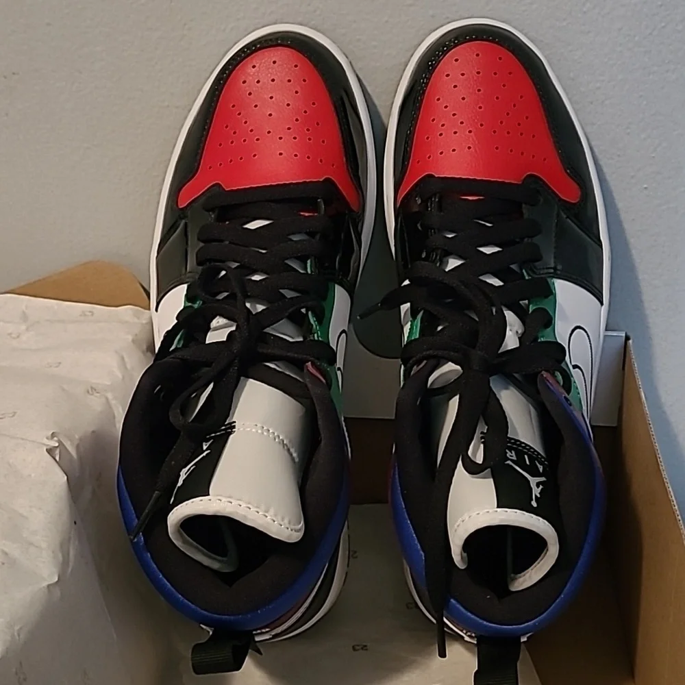Air Jordan 1 Mid SE Wmns Size 11 Nike Athletic Basketball Sneakers Shoes
